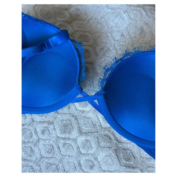 32B Victoria's Secret Bombshell Add-2-Cups Push-Up Bra blue lace shine straps - Picture 5 of 10